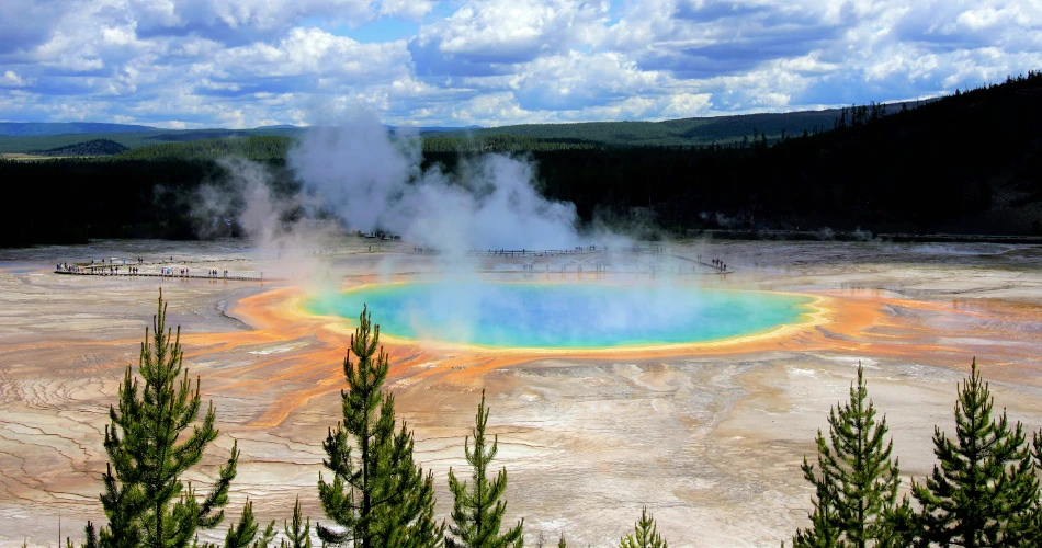 Iconic Attractions in the USA: From Legendary Stadiums to Must-See Landmarks