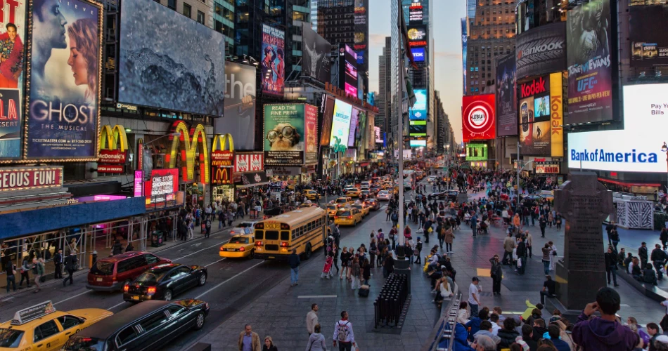 Iconic Attractions in the USA: From Legendary Stadiums to Must-See Landmarks