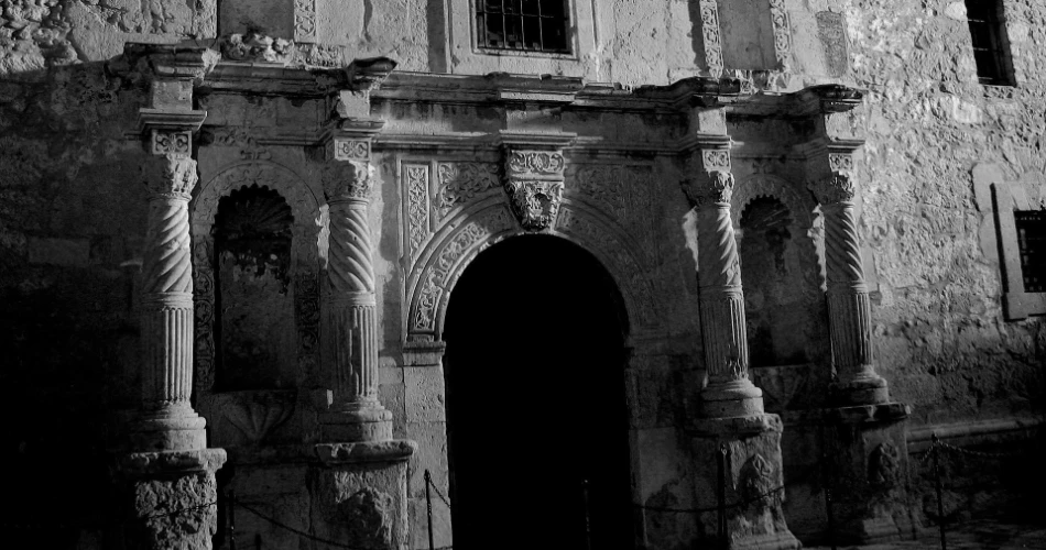 Iconic Attractions in the USA: From Legendary Stadiums to Must-See Landmarks