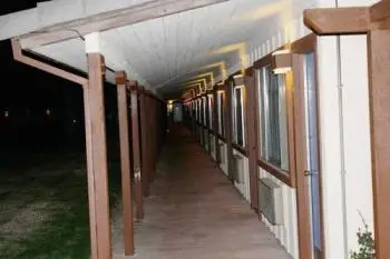 Cambridge Inn Motor Lodge 9